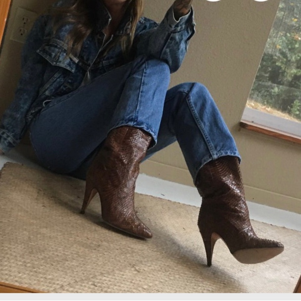 Insanely gorgeous 70’s, 80’s, tall python, Italian Luxury boots Biondini.